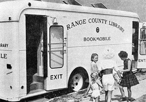 Orange_County_Public_Library_Bookmobile,_circa_1965.jpg