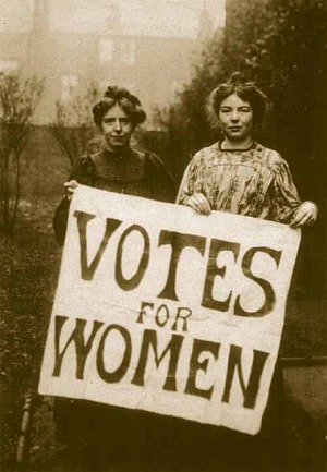 Annie_Kenney_and_Christabel_Pankhurst via wikipedia