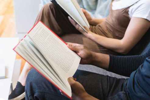 Image of people reading.
